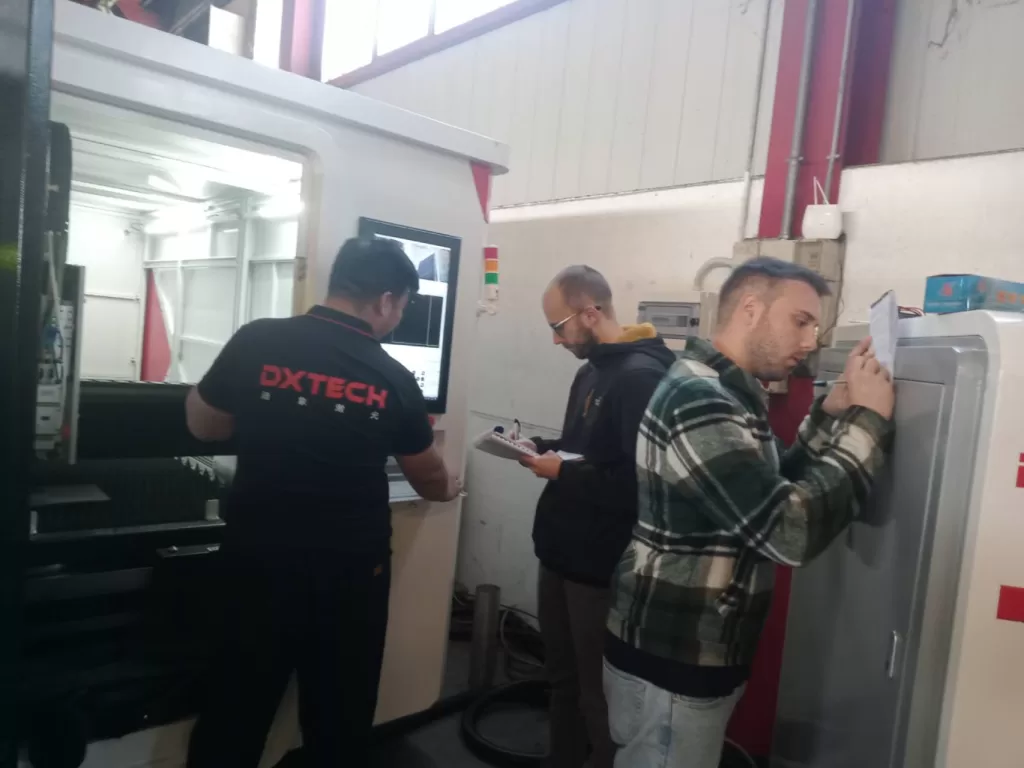 fiber laser cutting machine27