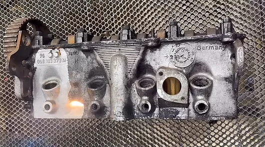 Automobile engine laser cleaning1