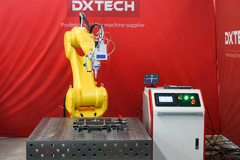 El último modelo de 6000W RW18 Robot industrial de soldadura láser de 6 ejes automático4 El último modelo de 6000W RW18 Robot industrial de soldadura láser de 6 ejes automático