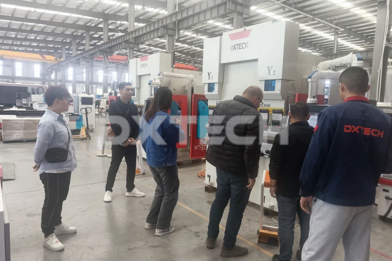 Brazilian customers purchase cutting machines and bending machines4